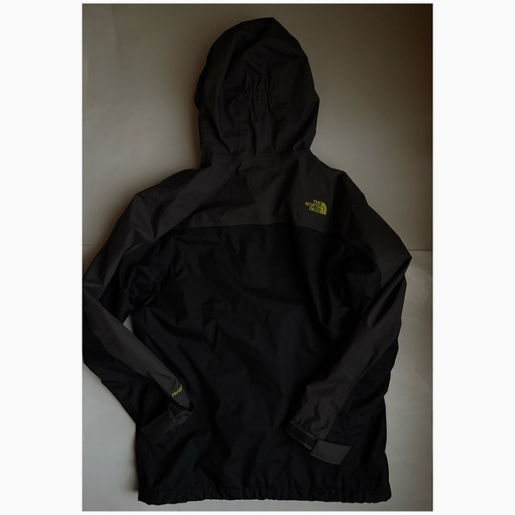 The North Face Boys Hyvent 2-in-1 Hooded Shell Jacket - Size Large (14/16) Used - Picture 13 of 13